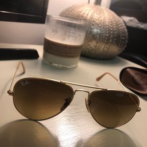 Ray Ban Aviators - brown/gold